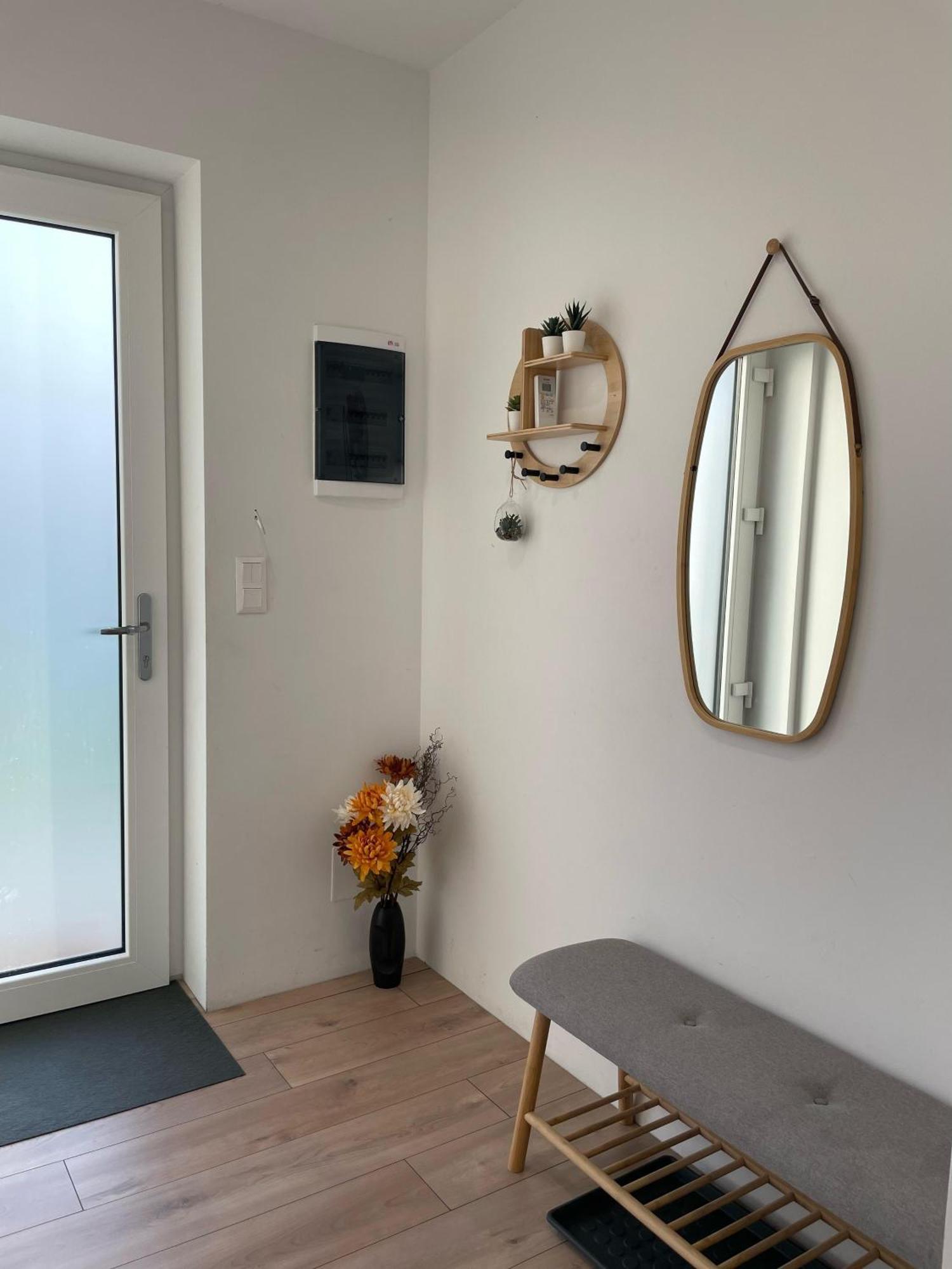 Klimatizovany Apartmanovy Dom, S Virivkou, 1B Szenc Kültér fotó